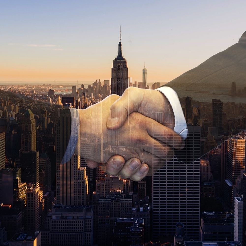 handshake-4011419_1280